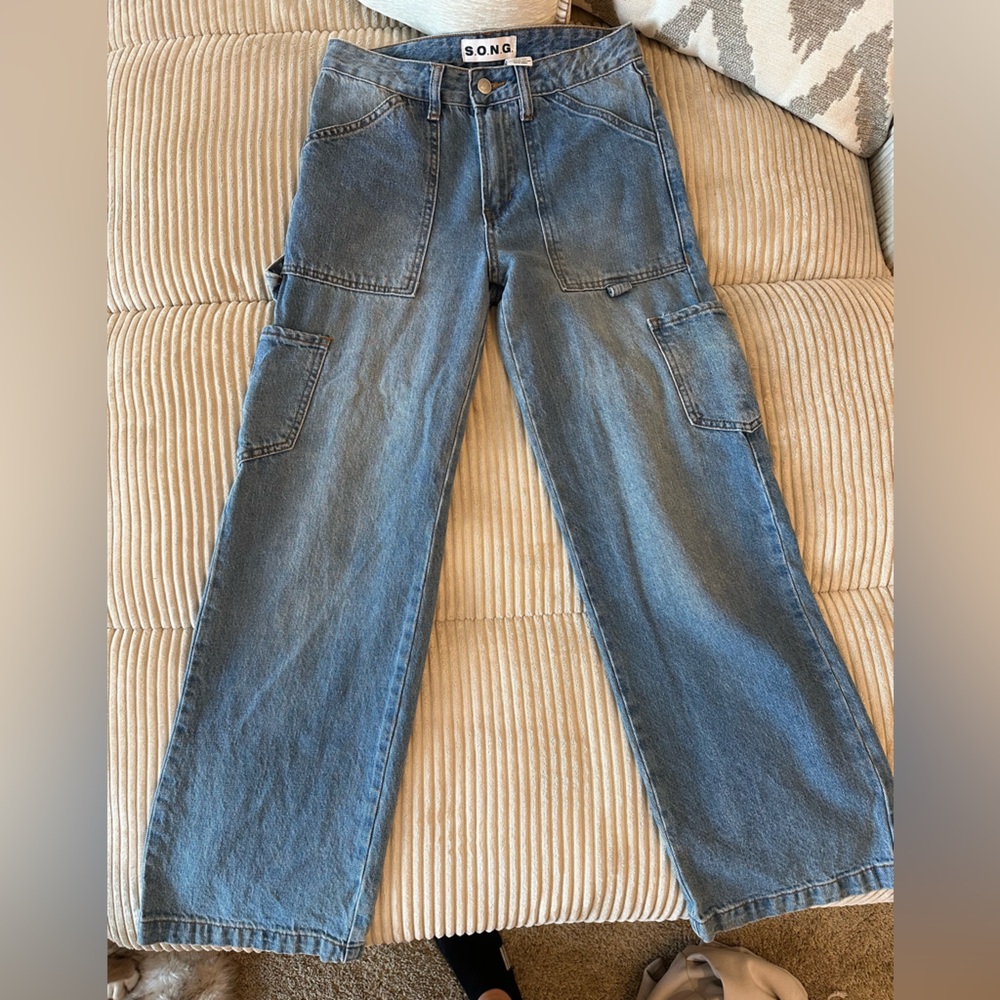 Women’s straight leg cargo jeans
